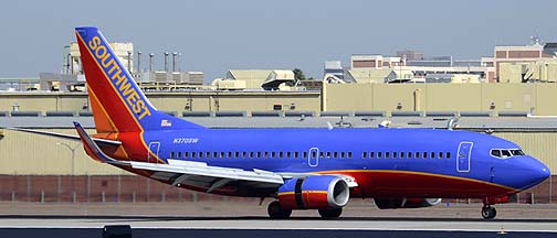Southwewst Boeing 737-3H4 N370SW at Phoenix Sky Harbor, March 30, 2012